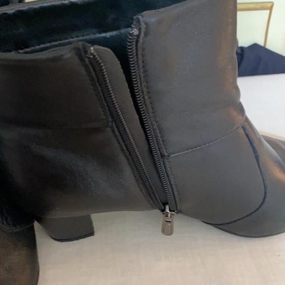 Spring Step Black Leather Ankle Boots - Picture 2 of 7
